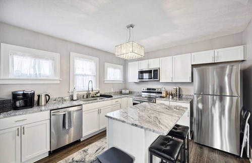 Lorain House | Newly Renovated Home in Lorain