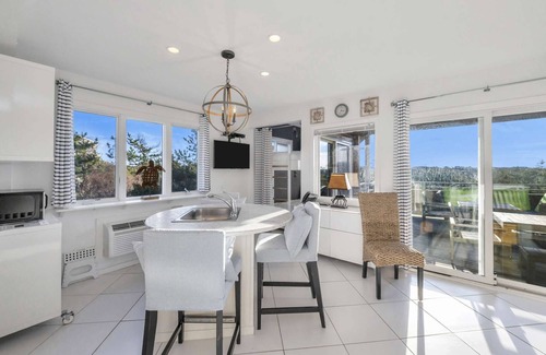 Napeague Apartment | Newly Renovated Luxe 1BR+Bunkbed & Private Deck