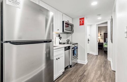 Myrtle Beach Resort | Newly RENOVATED! Oceanview w King suite Pools W/D