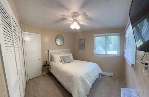 Lincoln Cottage | Newly renovated private lakefront cottage spacious clean end lot steps to water