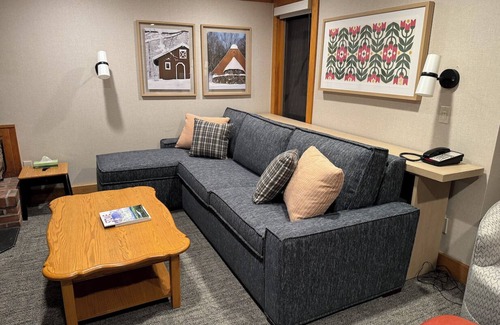 Moscow Cottage | Newly renovated Trapp Family Lodge 2-bedroom Guest House-available Dec 6th-13th