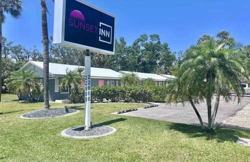 Charlotte Harbor Apartment | Newly Renovated Charlotte Harbor - Sunset Inn #3