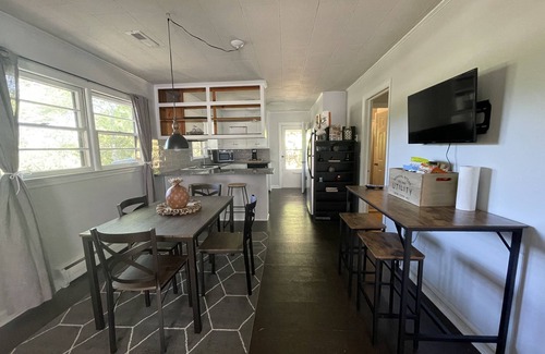 Clemson House | Newly Updated, Fully Furnished 3 BR 2 BA Home… <2 miles to Clemson University!