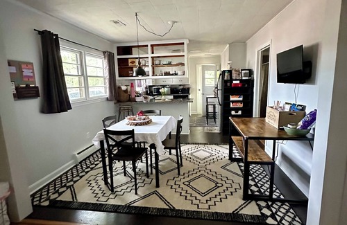 Clemson House | Newly Updated, Fully Furnished 3 BR 2 BA Home… <2 miles to Clemson University!