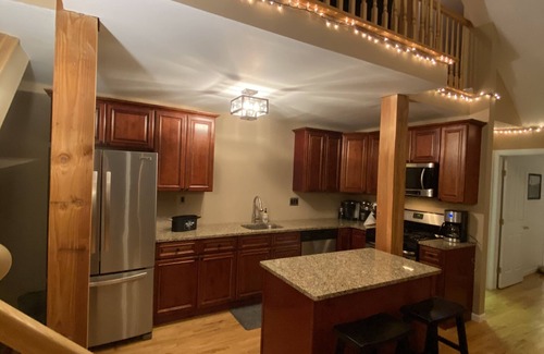 Big Indian House | Newly updated - perfect for large/multiple families 3 miles to ski at Belleayre
