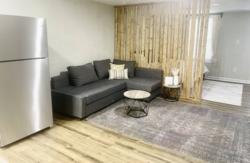 Churchland Apartment | Newly updated private studio