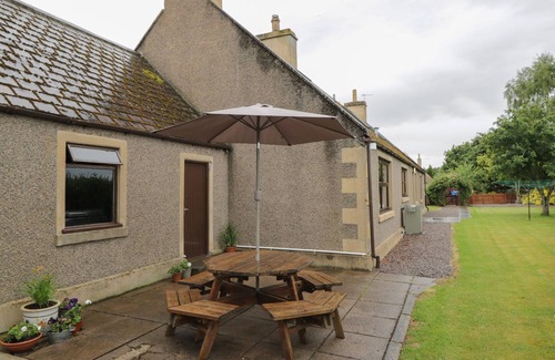 Forres House | NEWTON OF DALVEY FARMHOUSE, pet friendly, with open fire in Forres