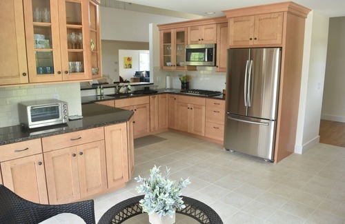 Middletown House | Next Door to Golf Course, Minutes to Beaches!