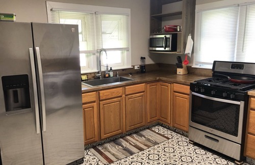 Hemlock House | Next to Championship Park, Sleeps 6, Lots of parking