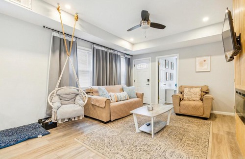 Atlantic City House | Next to Convention Center, Dave and Busters and Shops with parking