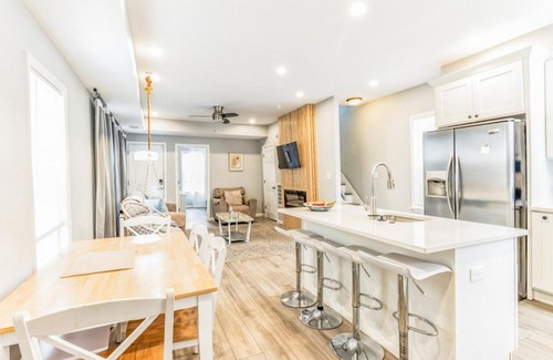 Atlantic City House | Next to Convention Center, Dave and Busters and Shops with parking