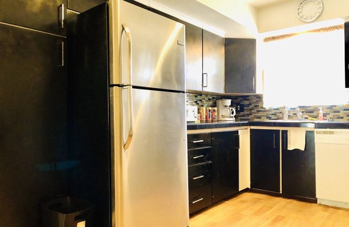 Beverly Green Apartment | next to Strip 3BRVegas LVCC-1mile walk bestSpot Thanksgiving SemaShow 35%off