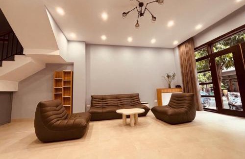 Van Giang House | nhà nguyên căn 5 tầng