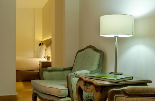 Granada Hotel | NH Boulevard Del Río Cali