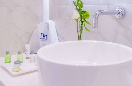 Granada Hotel | NH Boulevard Del Río Cali