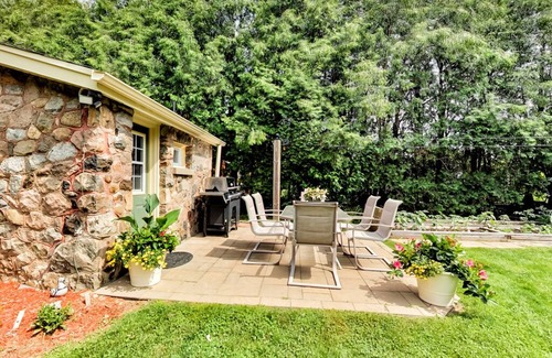 Beamsville House | Niagara Wine Country Cottage