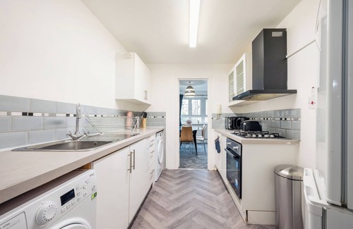 West Kensington Apartment | Nice 2-bed flat near earls court
