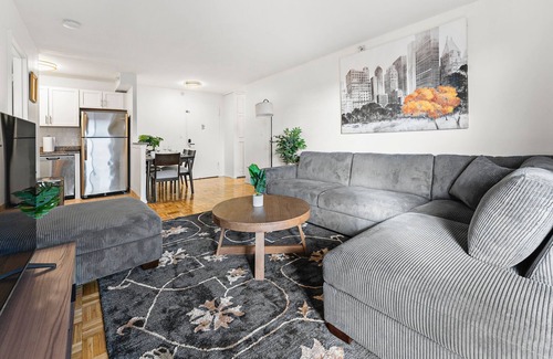 North Brookline Apartment | Nice 2bd/1.5ba Next to BU 3198