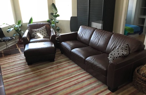 Woodlawn Apartment | Nice 2bedroom apartment steps away from UofChicago