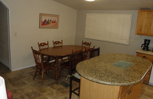 Black Horse House | Nice 3-bedroom Home with AC in Catalina