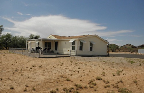 Black Horse House | Nice 3-bedroom Home with AC in Catalina