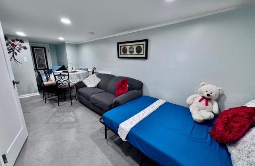 North Bergen Apartment | Nice 3 bedrooms apt 4 lovely group family 25 mins 2 NY City