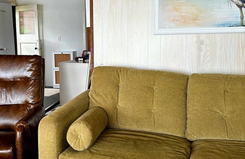 Bottineau Cabin | Nice and cozy 3-bedroom cabin on Lake Metigoshe - weekly discount