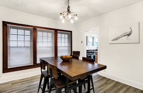 Old Northside Apartment | Nice and Quiet Apartment, 5 min from Bottleworks and Mass Ave!