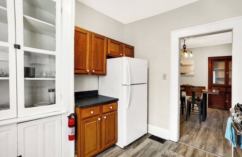 Old Northside Apartment | Nice and Quiet Apartment, 5 min from Bottleworks and Mass Ave!