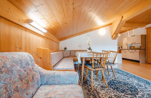 Sankt Martin bei Lofer Villa | Nice apartment in villa for 2 people with TV, balcony, pets allowed and parking