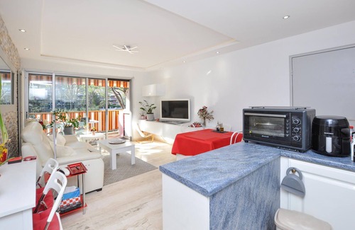 Mandelieu-La-Napoule Apartment | Nice apartment in Mandelieu-la-Napoule