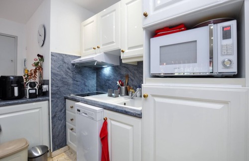 Mandelieu-La-Napoule Apartment | Nice apartment in Mandelieu-la-Napoule