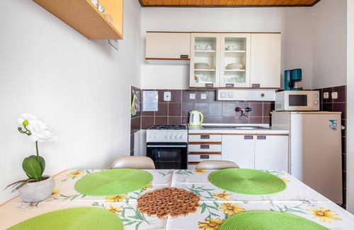 Rabyne Apartment | Nice apartment for 5 people with WIFI, patio, pets allowed and panoramic view