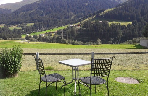 Sedrun Apartment | Nice apartment for 2 guests with TV, balcony and parking