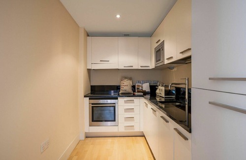 Castle Baynard Apartment | Nice apartment for 2 guests with WIFI and TV