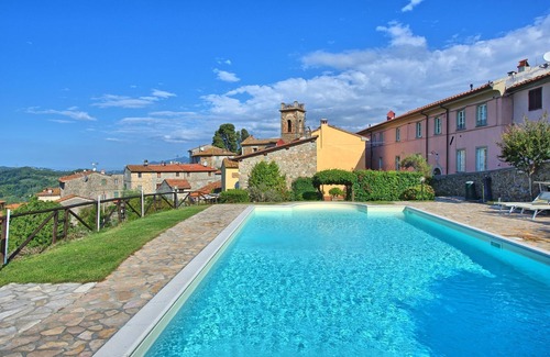 Massarosa Apartment | Nice apartment for 2 people with WIFI, pool, close to Viareggio