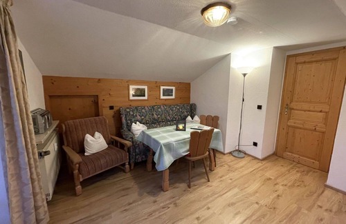 Farchant Apartment | Nice apartment for 3 people with WIFI, TV, balcony and parking