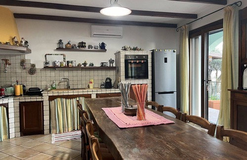 Artallo Apartment | Nice apartment for 4 guests with A/C, WIFI, TV, patio and parking