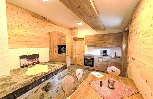 Forstau Apartment | Nice apartment for 4 people with WIFI, TV, pets allowed and panoramic view