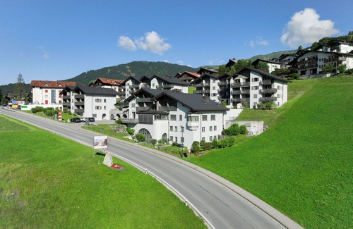Falera Apartment | Nice apartment for 4 people with pool, WIFI, TV, balcony, pets allowed and panoramic view