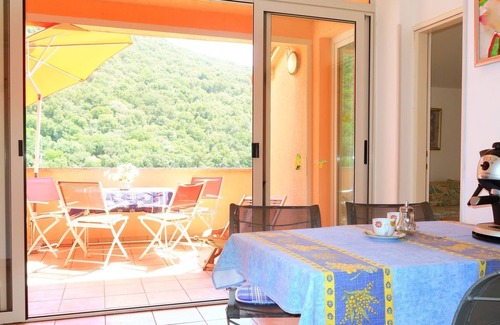 Porozina Apartment | Nice apartment for 4 people with WIFI, A/C, TV, terrace, pets allowed and parking