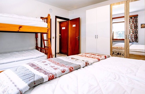 Canazei Apartment | Nice apartment for 4 people with TV, pets allowed and parking