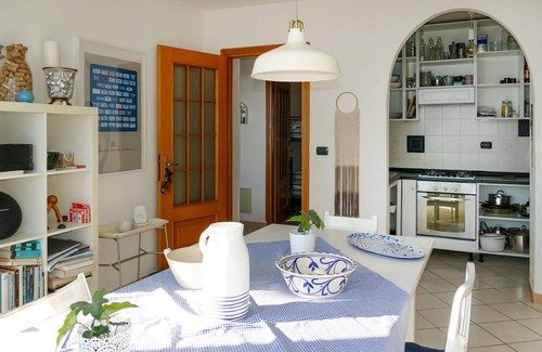 Pompeiana Apartment | Nice apartment for 5 guests with WIFI, TV, balcony and pets allowed