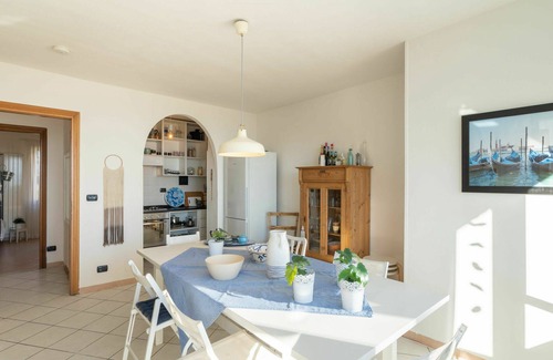 Pompeiana Apartment | Nice apartment for 5 guests with WIFI, TV, balcony and pets allowed