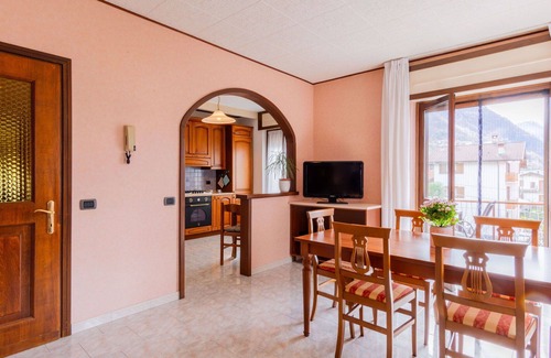 Verceia Apartment | Nice apartment for 5 people with WIFI, TV, balcony and pets allowed