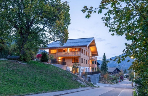 Zweisimmen Apartment | Nice apartment for 2 guests with WIFI, TV and balcony