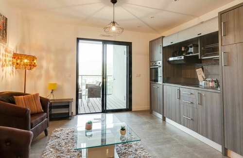 Porto-Vecchio Apartment | Nice apartment for 2 people with WIFI, A/C, pool, TV, terrace and parking