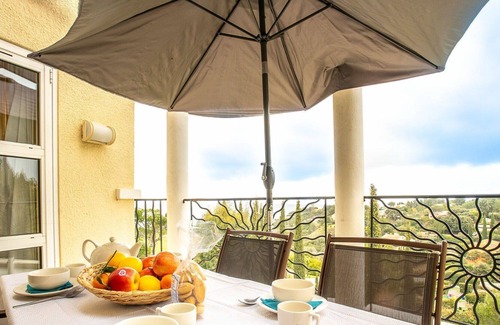 Le Dramont Apartment | Nice apartment for 6 guests with WIFI, pool, TV, terrace and pets allowed