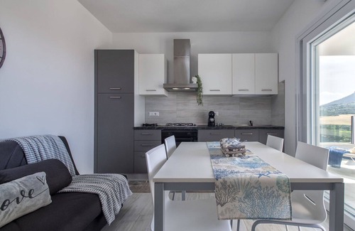 La Muddizza Apartment | Nice apartment for 5 guests with A/C, WIFI, pool, TV and patio