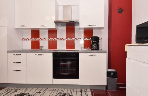 Obrovac Apartment | Nice apartment for 4 people with A/C, WIFI, TV and terrace